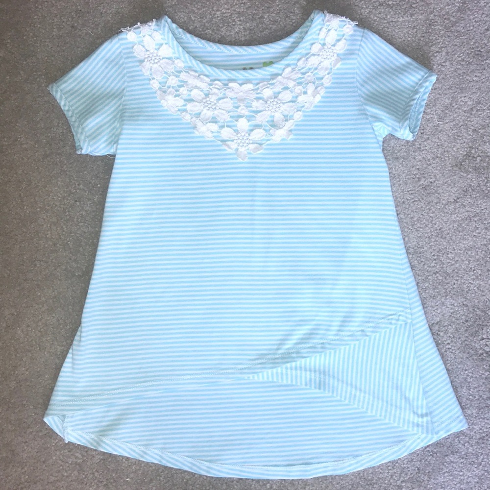 LAST CHANCE ⭐️ Three Friends tunic, size 5